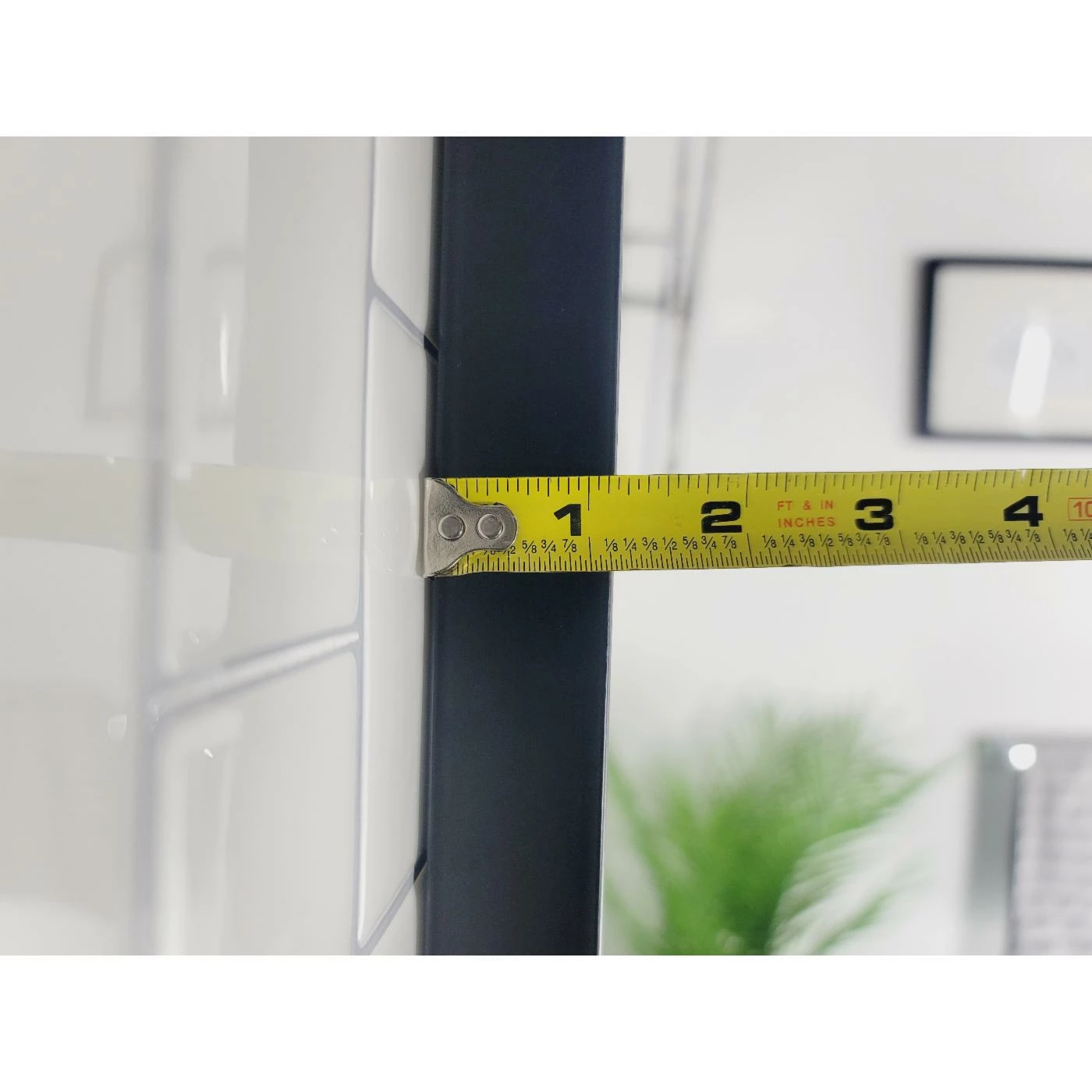 Deals โ๏ธ Decor Wonderland Venta Modern Black Framed Wall Mirror With Dual Mounting Brackets ๐งจ - Image 6