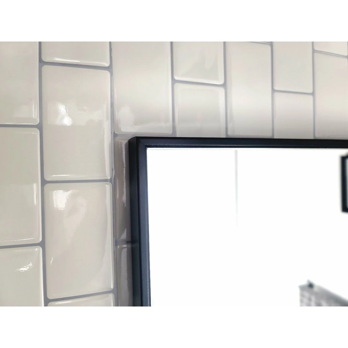 Deals โ๏ธ Decor Wonderland Venta Modern Black Framed Wall Mirror With Dual Mounting Brackets ๐งจ - Image 4